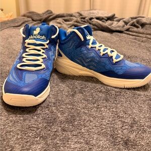 NWOB Moolah Women’s Blue Athletic Shoes Size 8